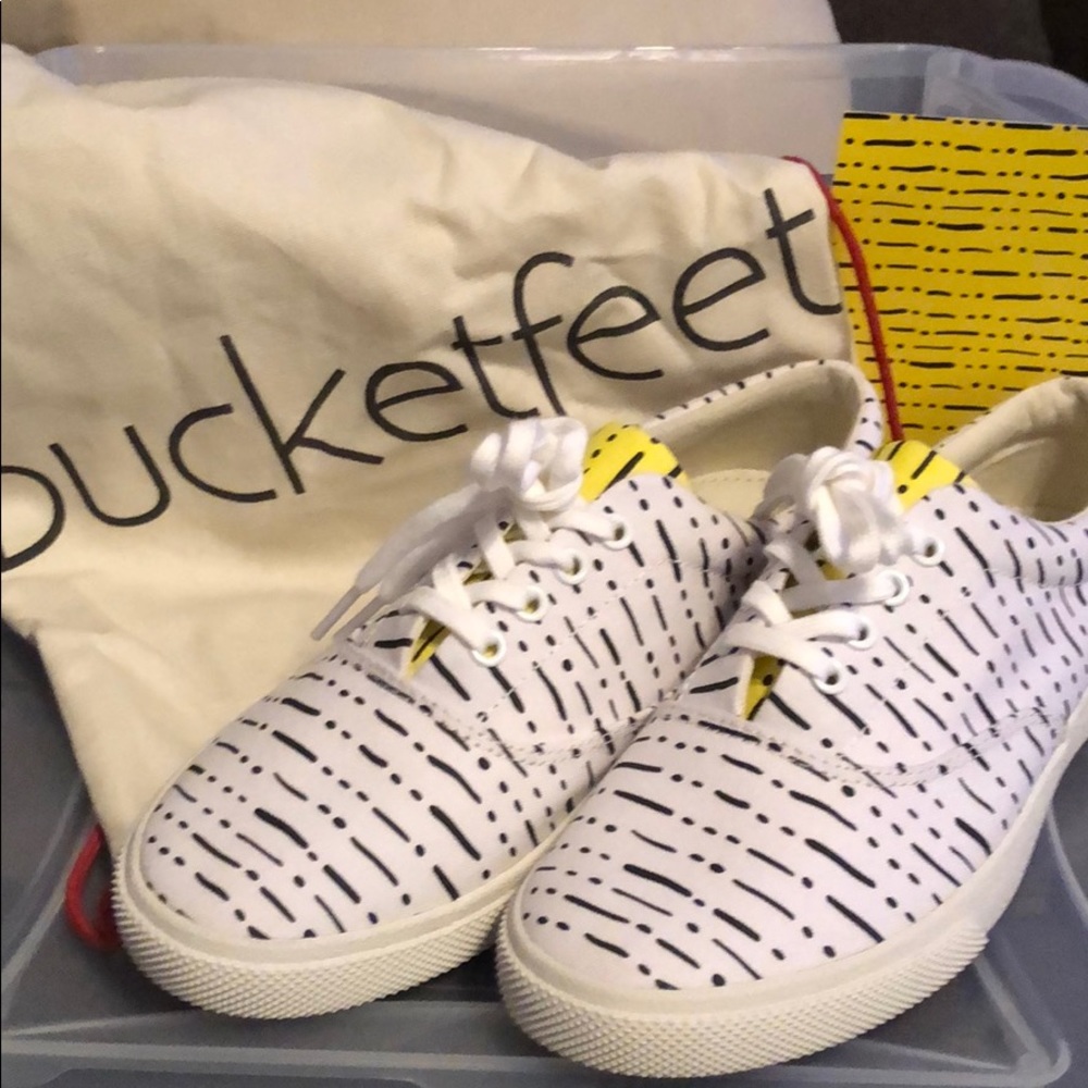 Bucketfeet sneakers